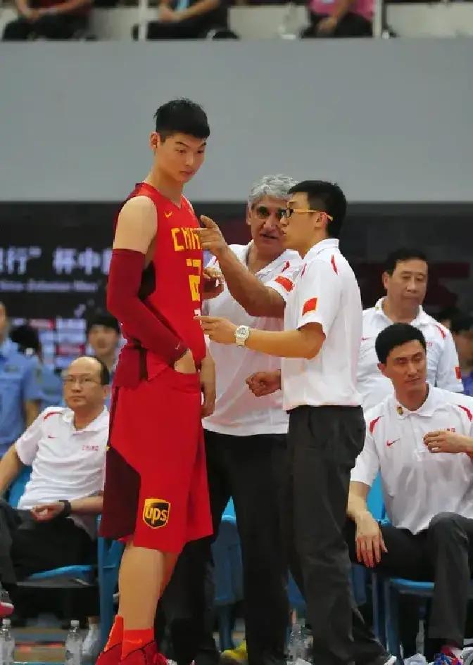 包含重庆斩获关键胜利,豪取三分助力晋级的词条 包含重庆斩获关键胜利,豪取三分助力晋级的词条