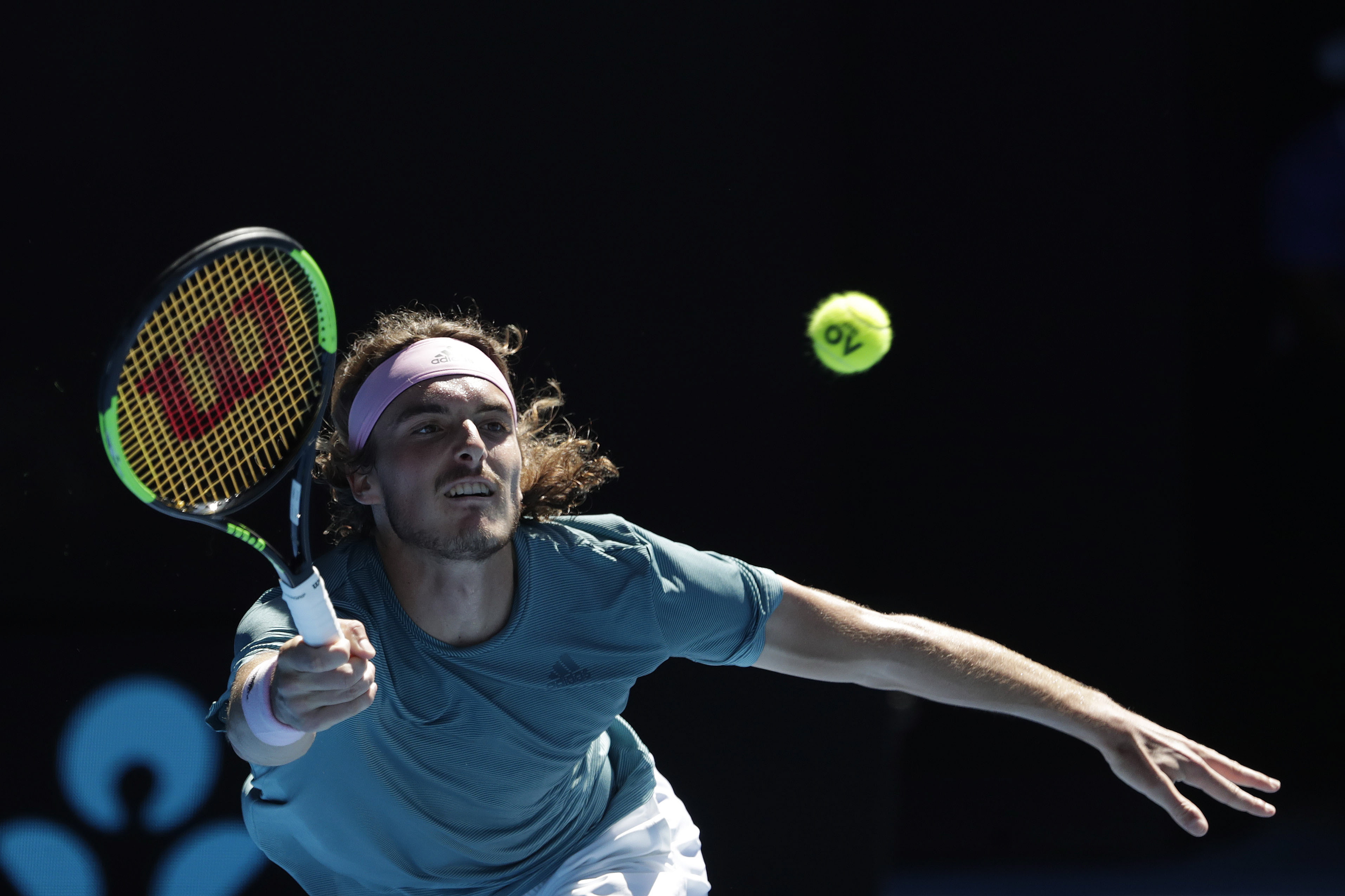 欧洲网球队碾压英国网球队，西西帕斯惊艳世界的简单介绍