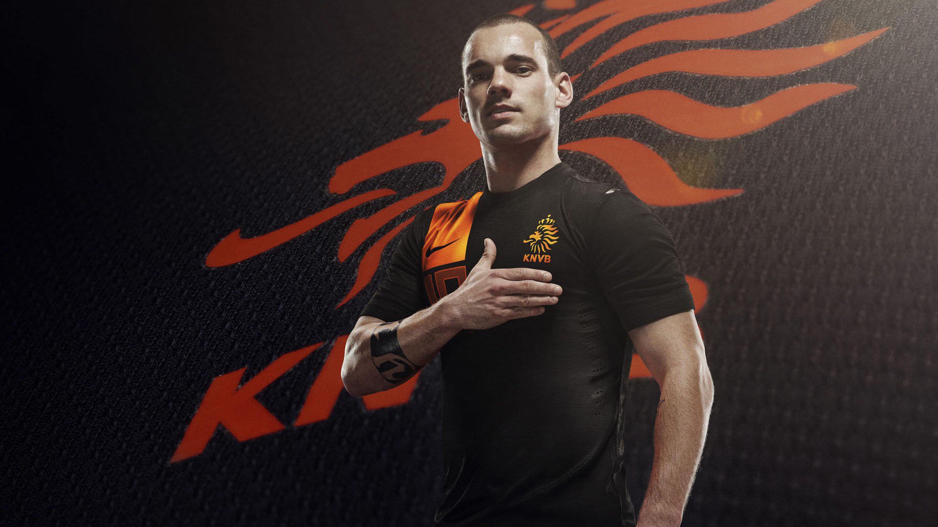 赛道上的终极对决，塞恩斯关键制胜，迈凯伦绝杀阿斯顿马丁